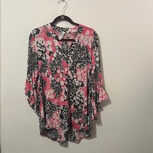 Honeyme Print Women's Top Size large - Pink, White and Black